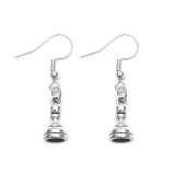 Maria King Sakkfigura gyalog fülbevaló, választható arany vagy ezüst színű akasztóval