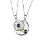 Maria King 'Szeretlek' szót ezer nyelven kivetítő mágneses páros medál nyaklánccal