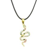Maria King Színes kristályos kígyós medál bőr lánccal
