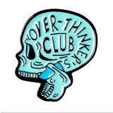 Maria King 'Túlgondolók Klubja' kitűző