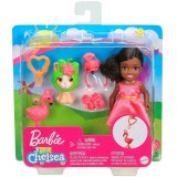 Mattel Barbie: Chelsea flamingós jelmezben kiegészítővel (GHV69/GJW30) (GHV69/GJW30) - Barbie babák