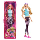 Mattel Barbie Fashionista barátnők: Malibu Barbie két copffal, napszemüveggel cipzáras tartóban