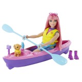 Mattel Barbie kempingező Daisy baba csónakkal és kiegészítőkkel (HDF75) (HDF75) - Barbie babák