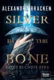 Maxim Könyvkiadó Alexandra Bracken: Silver in the Bone – Ezüst és csont átka - könyv