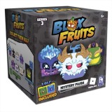 MGA Entertainment PhatMojo Blox Fruits meglepetés 25cm-es plüss figura DLC kóddal