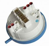 Mosógép alkatrész SZINTSZABÁLYZÓ Whirlpool AWT5098 mosógépekhez ew04015