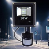 Mozgásérzékelős kültéren is használható vízálló energiatakarékos LED reflektor 10W
