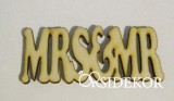 Mr&Mrs felirat fából