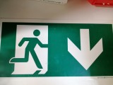 munkavédelmi tábla pvc 400x200 menekülési ut balra le