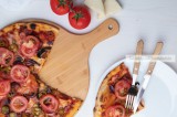Naples bambusz pizza vágódeszka, 32 cm-es pizzához