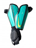 Nike nk prtga flex grd Sípcsontvédö SP0313-0300