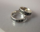 ÖRÖKKÉ ROVÁS KARIKAGYŰRŰ