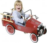 Pedálos fém tűzoltóautó