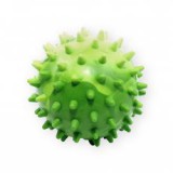 PET NOVA Tüskés, víz felszínén úszó labda - játék kutyáknak, 4,5cm