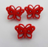 Piros lepke alakú műanyag gomb, füles, 15 mm - 11 db/cs