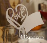 Pohárra tehető Love feliratos ültetőkártya