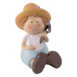 QX IMPEX KFT IRIS dekor műgyanta fiú ülő+ásó kék 5,5x8cm (46681)