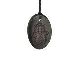 R.M.ékszer Shungit medál gravírozott Hamsa kéz ovál 30x40mm