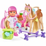 Simba Évi Love: baba lóval