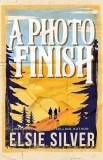 Simon & Schuster A Photo Finish (Gold Rush Ranch, Book 2)