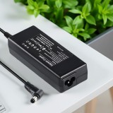 Sony/LG ADP-0933 utángyártott töltő adapter (19.5V 4.7a 90W csatlakozó átmérő:6,5mm/4,4mm) kompatibilis Samsung és LG 19v TV-hez