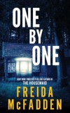 Sourcebooks Freida McFadden: One by one - könyv