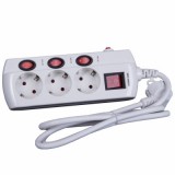 STECK Túláramvédős külön kapcsolható elosztó, 3 aljzat, 1,5 m