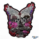 Szárnyas rózsás koponya hátfelvarró, nagyméretű