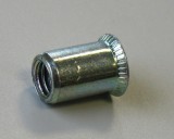 szegecsanya m  4 süllyesztf. s1m4sfl normál peremű