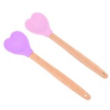 Szív alakú szilikon spatula fa nyelű