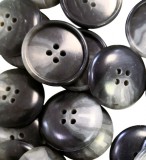 Szürke cirmos 4 lyukas gomb - 20 mm