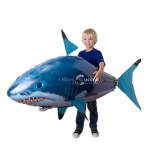 Távirányítós levegőben úszó cápa