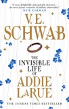 Titan Books V. E. Schwab: The Invisible Life of Addie LaRue - könyv