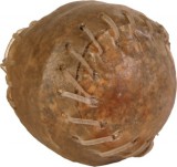 Trixie baseball labda préselt marhabőrből (8 cm) 170 g