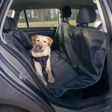 TRIXIE Védő huzat az autóba kutyák szállításához 1,45 x 1,60 m - fekete