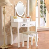 Tükrös fésülködő asztal székkel, Rome