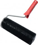 Tüskés henger műgyantához, sűrű típus 250mm kézi-nyelezhető