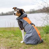 Trixie Solid szélvédő esőköpeny kutyáknak fényvisszaverő csíkokkal - több méretben