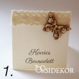 Ültetőkártya csipkével díszítve