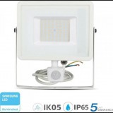V-Tac Mozgásérzékelős Led Reflektor - Samsung Chip, IP65, 50 Watt, Meleg Fehér, Fehér (SKU 466)