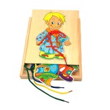 Woodyland Fiús öltöztető fűzős fajáték