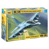 Zvezda Zvezda YAK 130 1:72 makett repülő (7307)